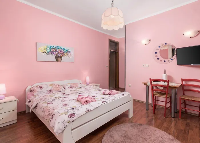 Camelia & Martina 3*