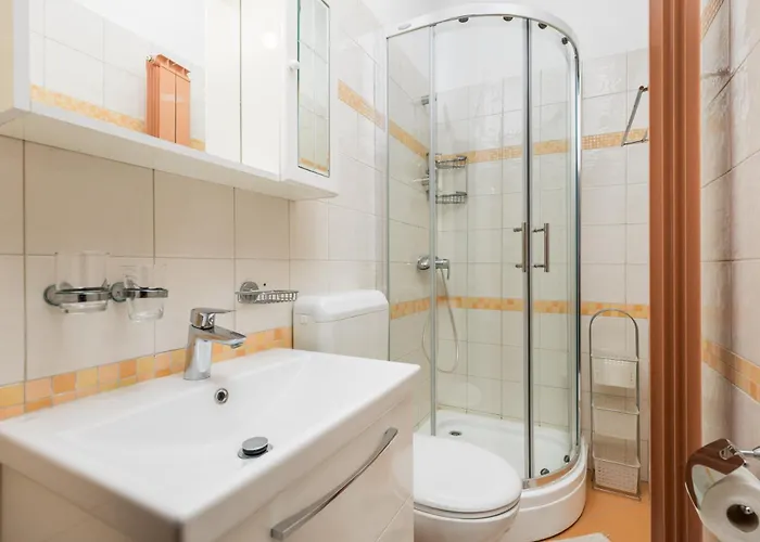 Camelia & Martina Konukevi