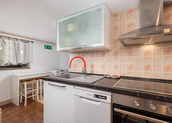 Camelia & Martina Konukevi 3*