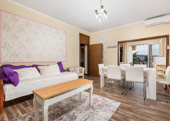 Camelia & Martina Gostinjska kuća 3*