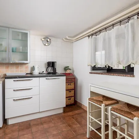 Πανσιόν Camelia & Martina Οπατία