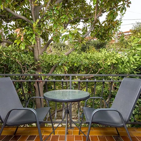 Πανσιόν Camelia & Martina Οπατία